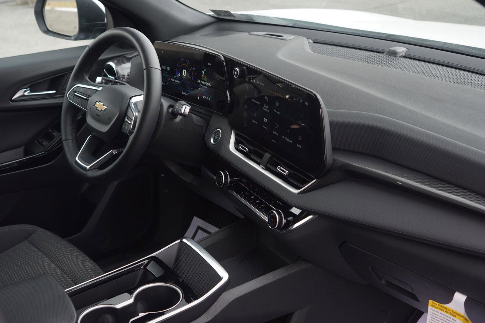 New 2025 Chevrolet Equinox LT w/ Safety and Technology Package image 30