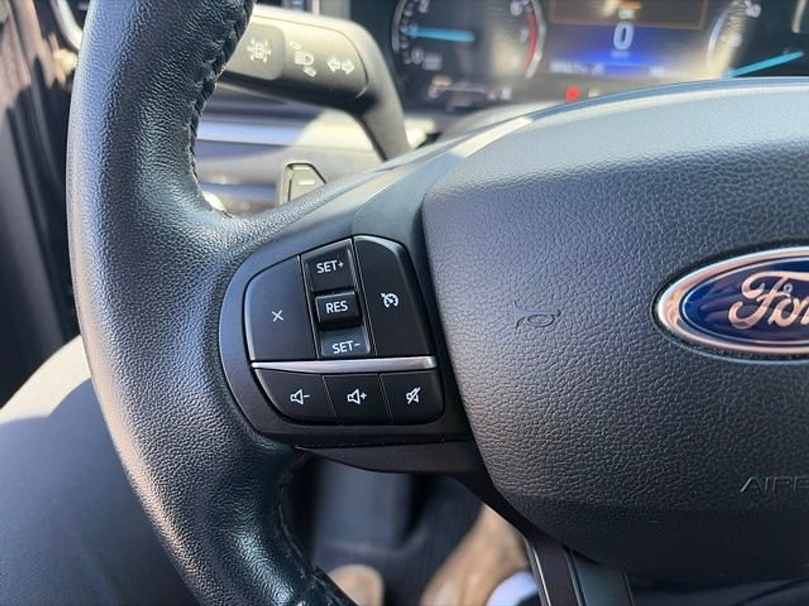 Used 2020 Ford Explorer XLT w/ Equipment Group 202A AWD/4WD image 19
