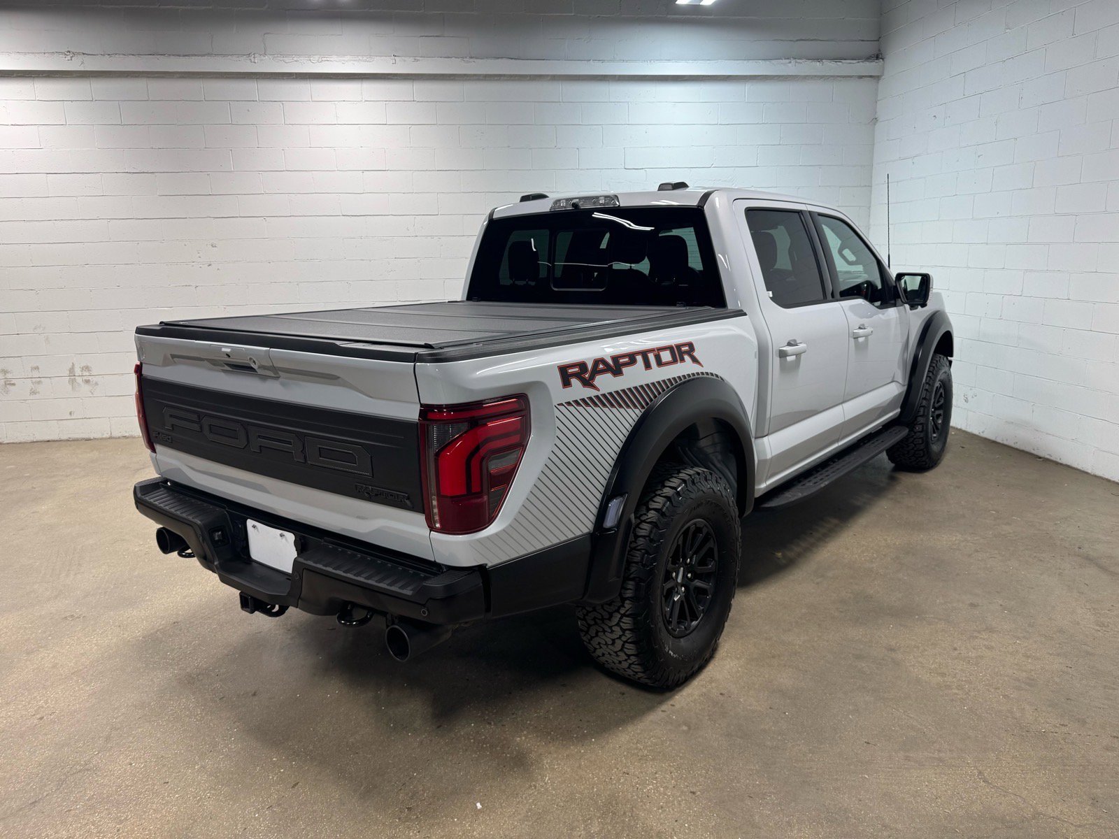 Used 2025 Ford F150 Raptor AWD/4WD image 6