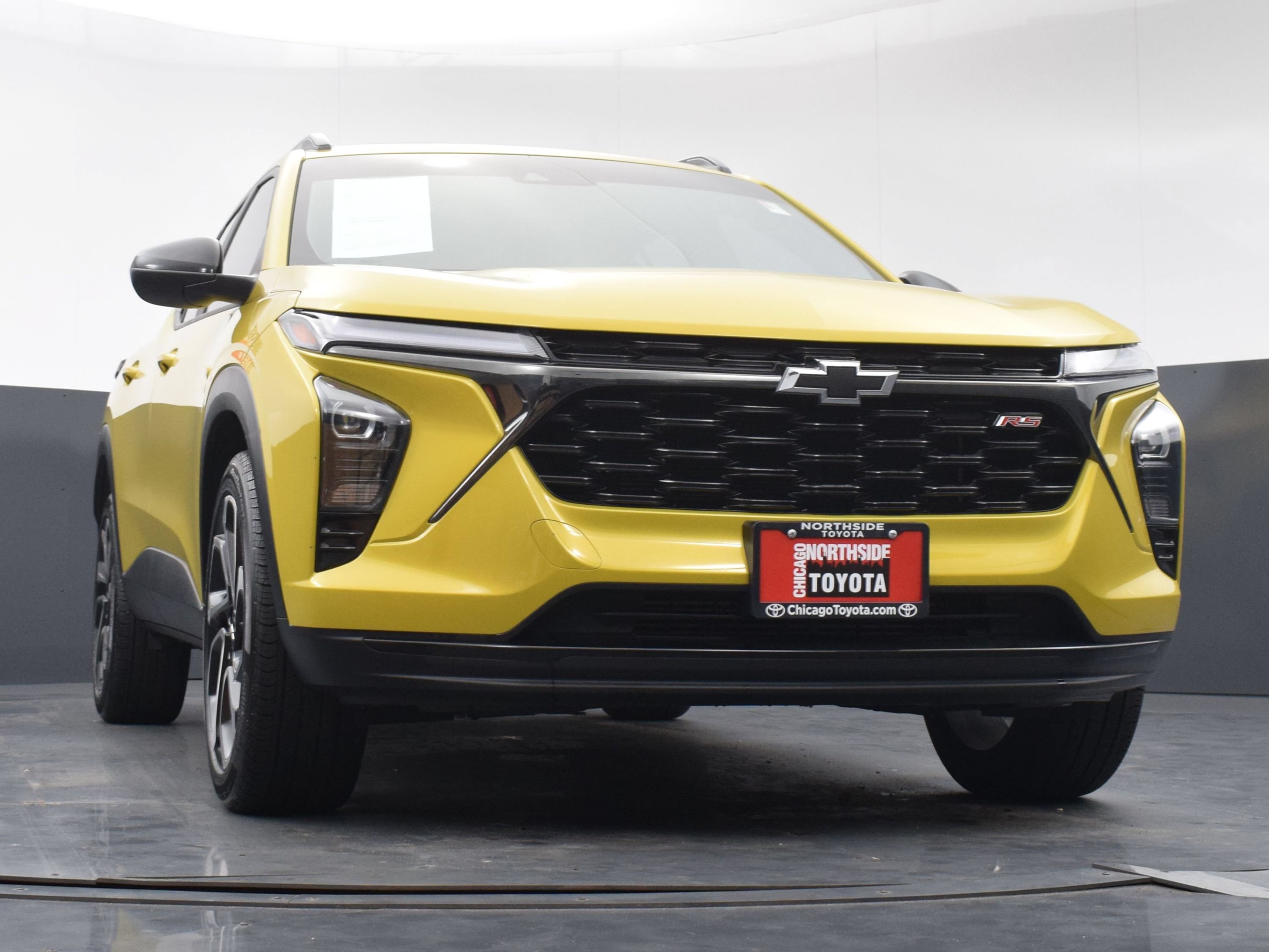Used 2024 Chevrolet Trax RS w/ Sunroof Package FWD image 32