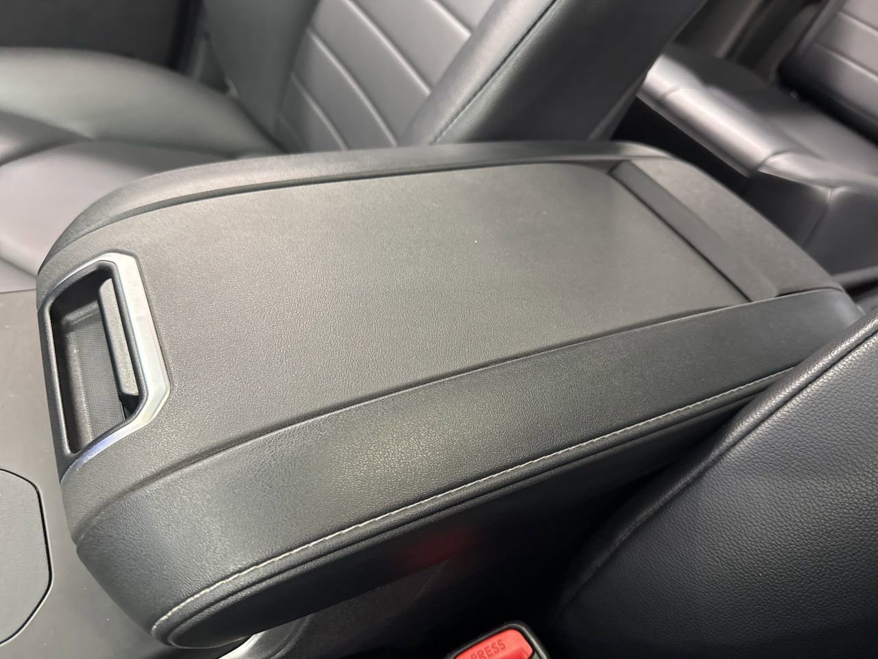 Used 2023 Toyota Highlander XLE image 30