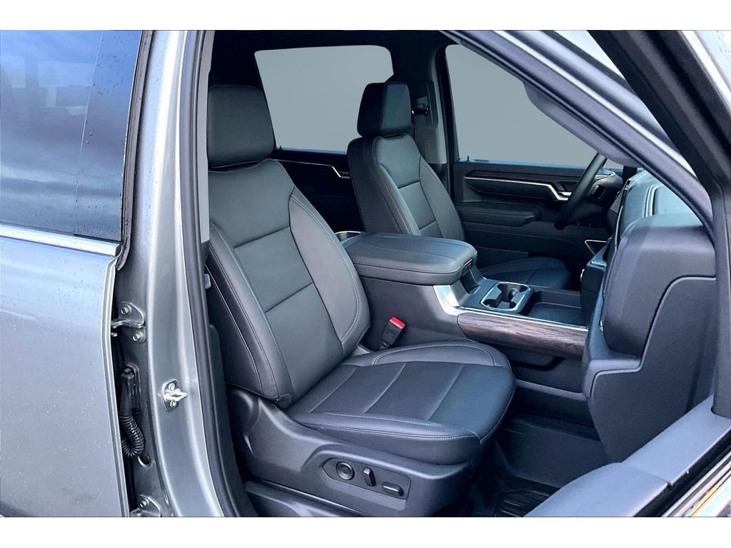 New 2025 GMC Sierra 3500 SLT w/ SLT Premium Package image 11