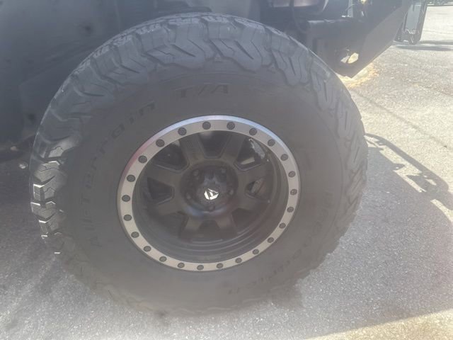 Used 2016 Jeep Wrangler Rubicon w/ Power Convenience Group image 3