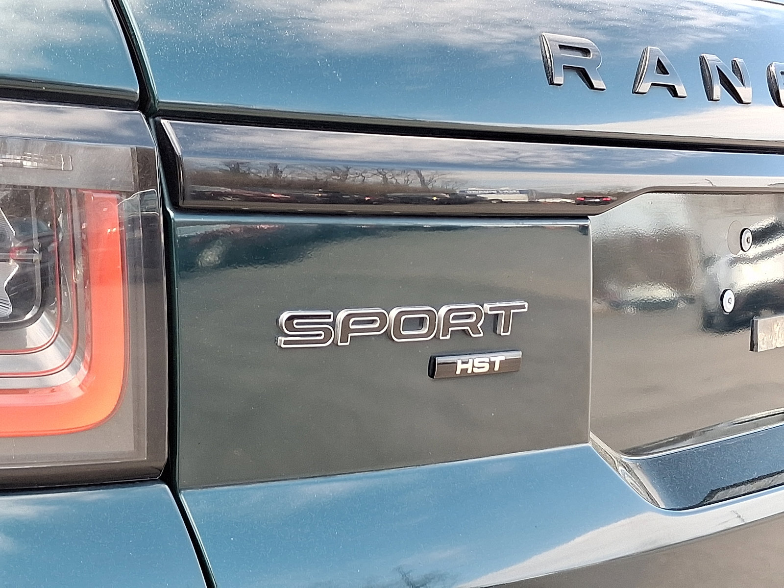 Used 2020 Land Rover Range Rover Sport HST image 30