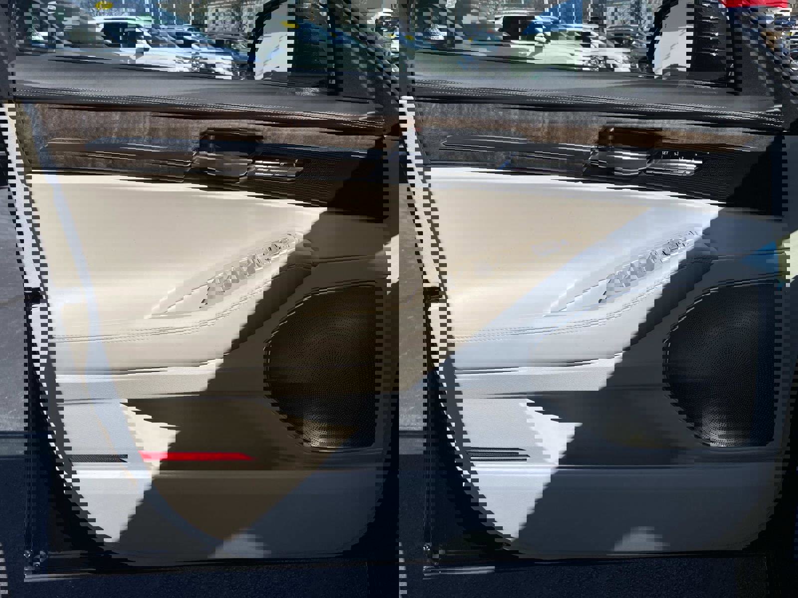 Used 2017 Genesis G90 3.3T Premium image 15