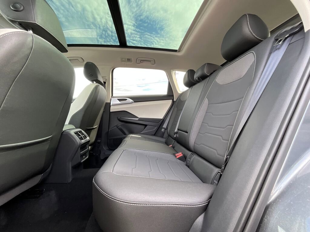 New 2025 Volkswagen Taos SE image 12