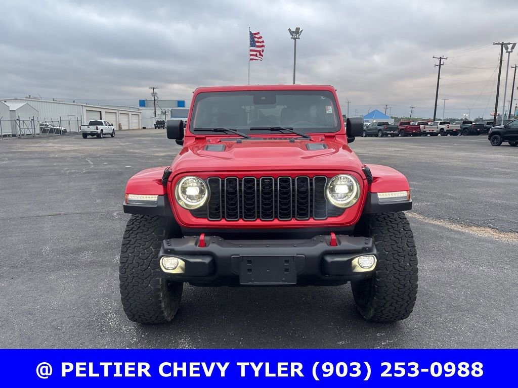 Used 2025 Jeep Wrangler Unlimited Rubicon image 2