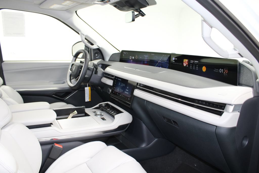 New 2026 Lincoln Navigator Reserve AWD/4WD image 32