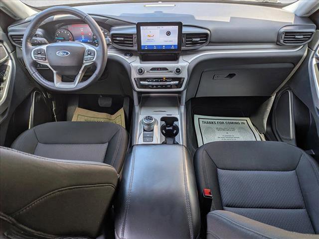Used 2023 Ford Explorer XLT image 17