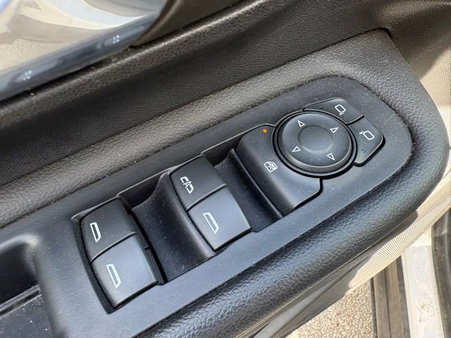 Used 2023 GMC Terrain SLE w/ Driver Convenience Package AWD/4WD image 15