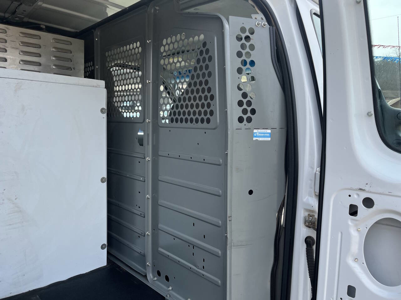 Used 2013 Ford E-250 and Econoline 250 image 6