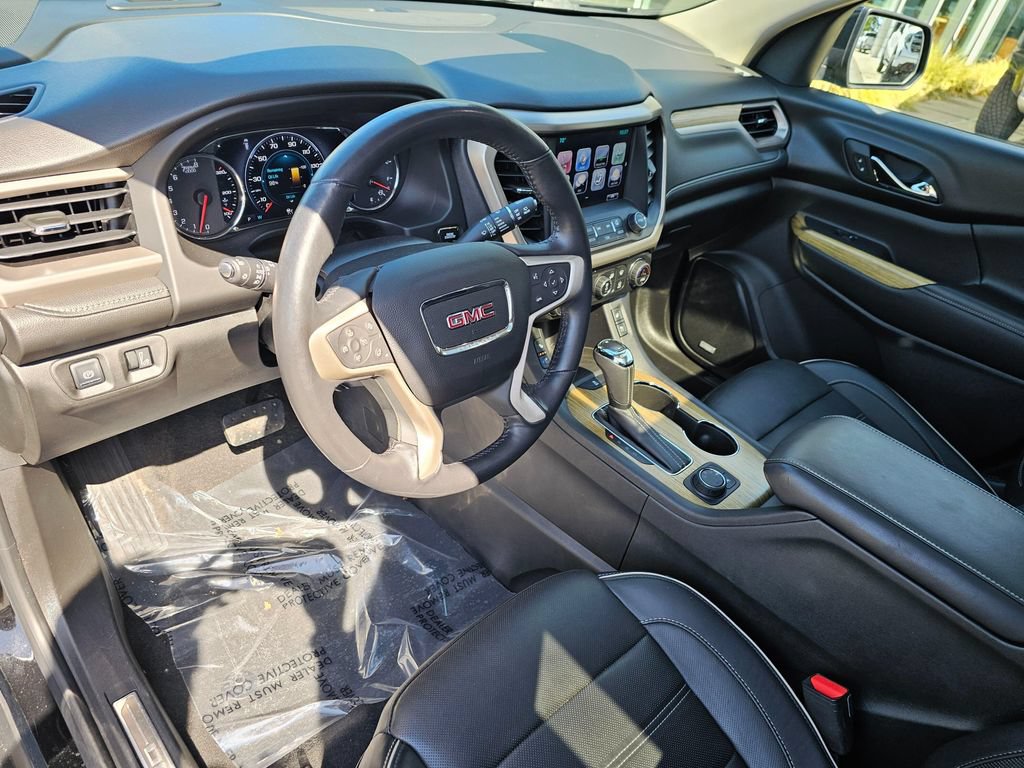 Used 2017 GMC Acadia Denali w/ Technology Package AWD/4WD image 22