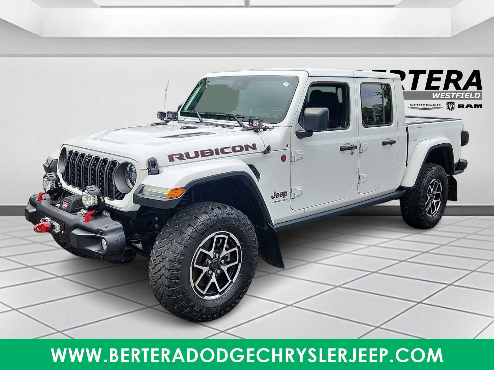 Used 2024 Jeep Gladiator Rubicon AWD/4WD image 3