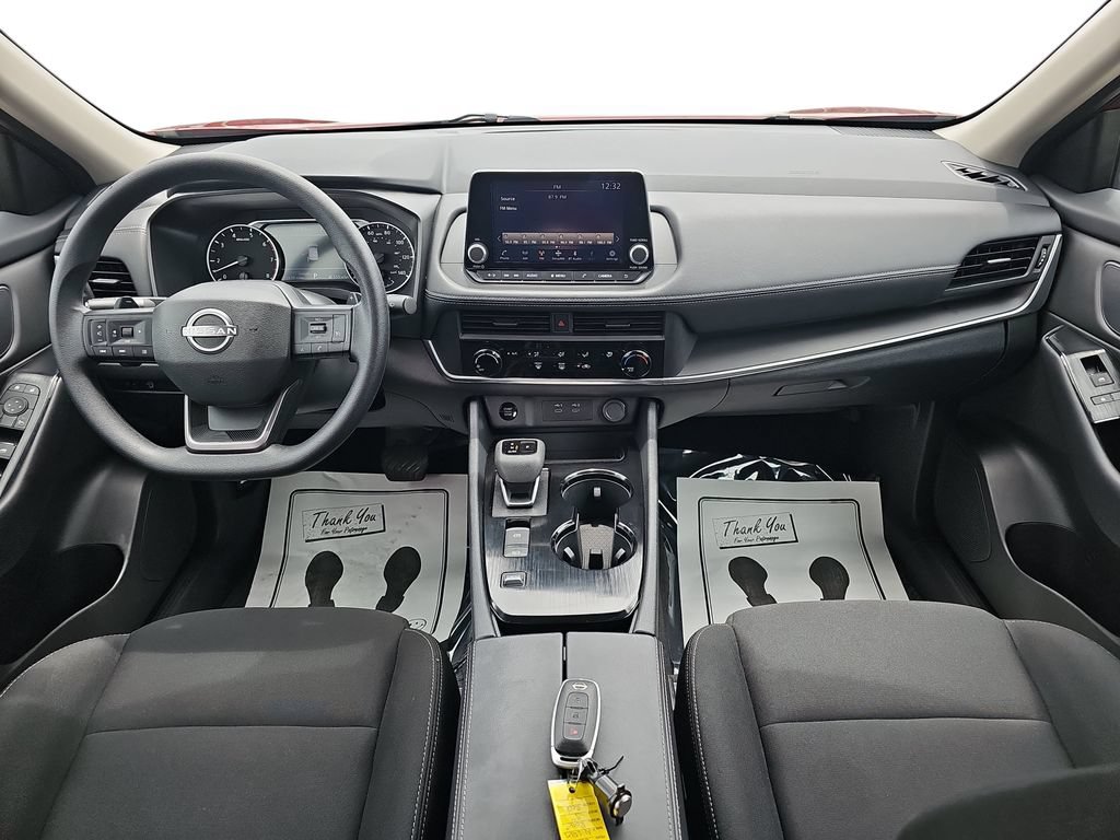Used 2025 Nissan Rogue S FWD image 13
