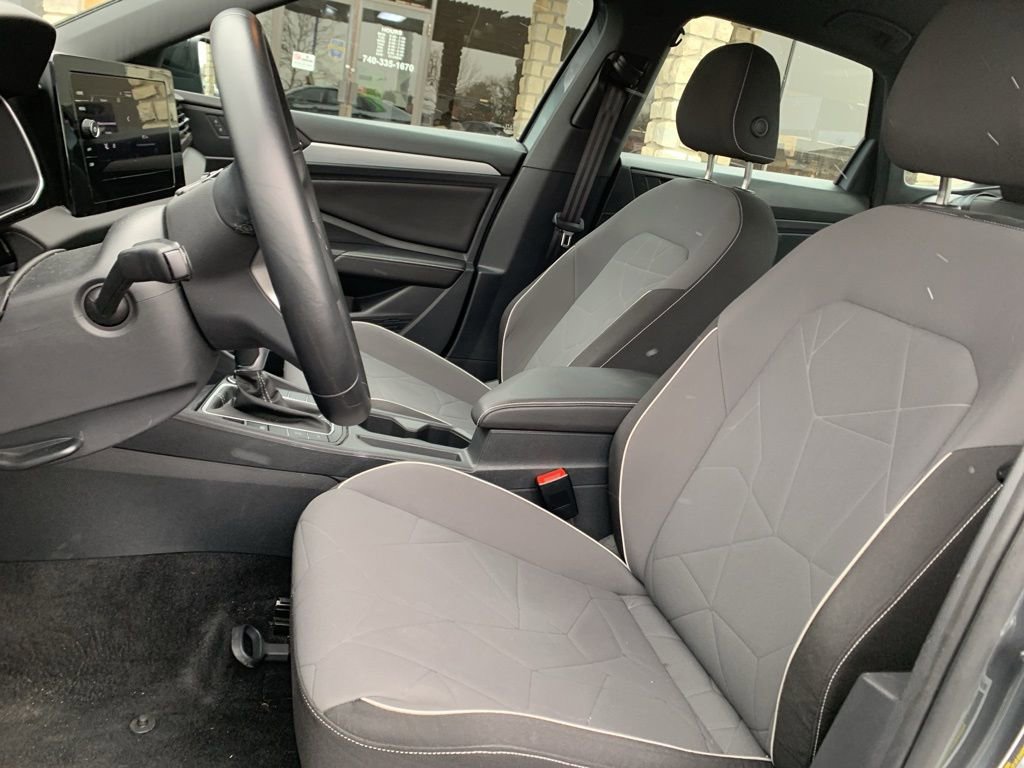 Used 2025 Volkswagen Jetta Sport image 10