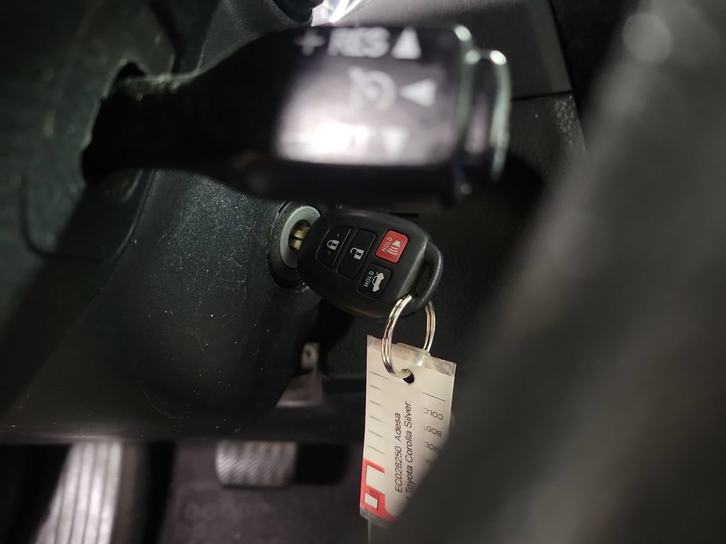 Used 2014 Toyota Corolla LE FWD image 18