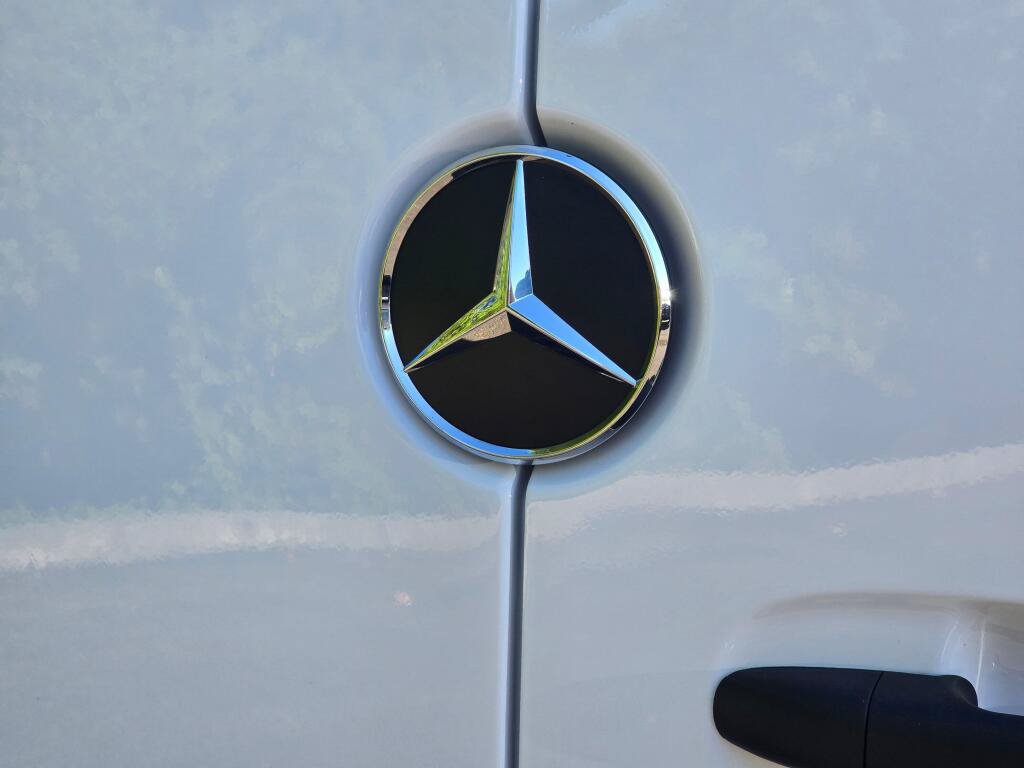 New 2025 Mercedes-Benz eSprinter 170 Cargo image 13
