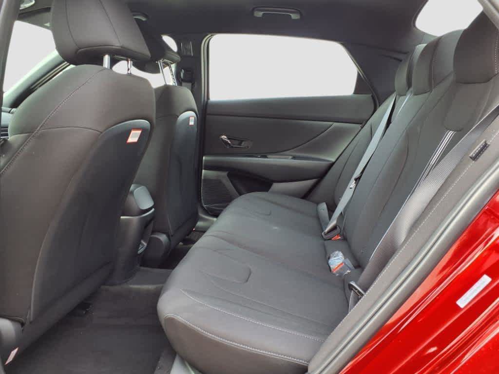 Certified 2025 Hyundai Elantra Sport image 11