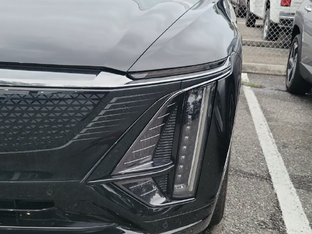 Certified 2024 Cadillac Lyriq Sport AWD/4WD image 4