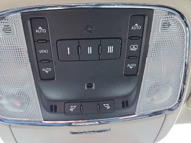 Used 2023 Chrysler 300 Touring L w/ Popular Equipment Group AWD/4WD image 21
