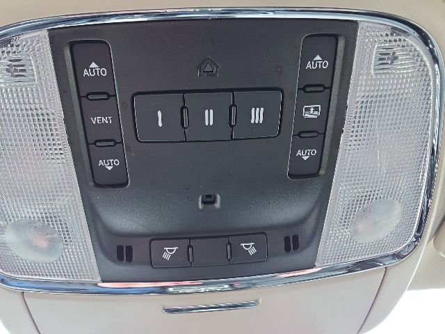 Used 2023 Chrysler 300 Touring L w/ Popular Equipment Group AWD/4WD image 21