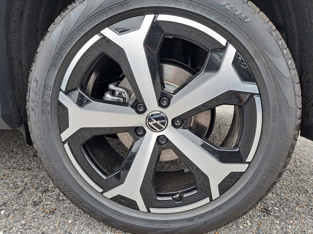 New 2026 Volkswagen Tiguan SE image 24