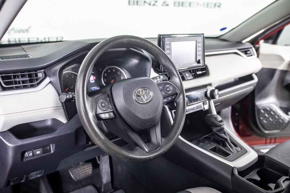 Used 2021 Toyota RAV4 XLE w/ Carpet Mat Package (TMS) FWD image 21