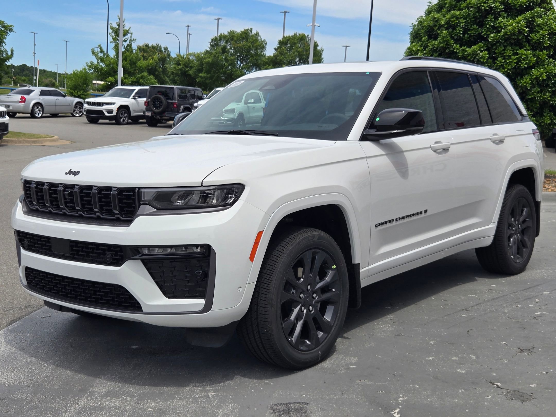 New 2026 Jeep Grand Cherokee Limited AWD/4WD image 3