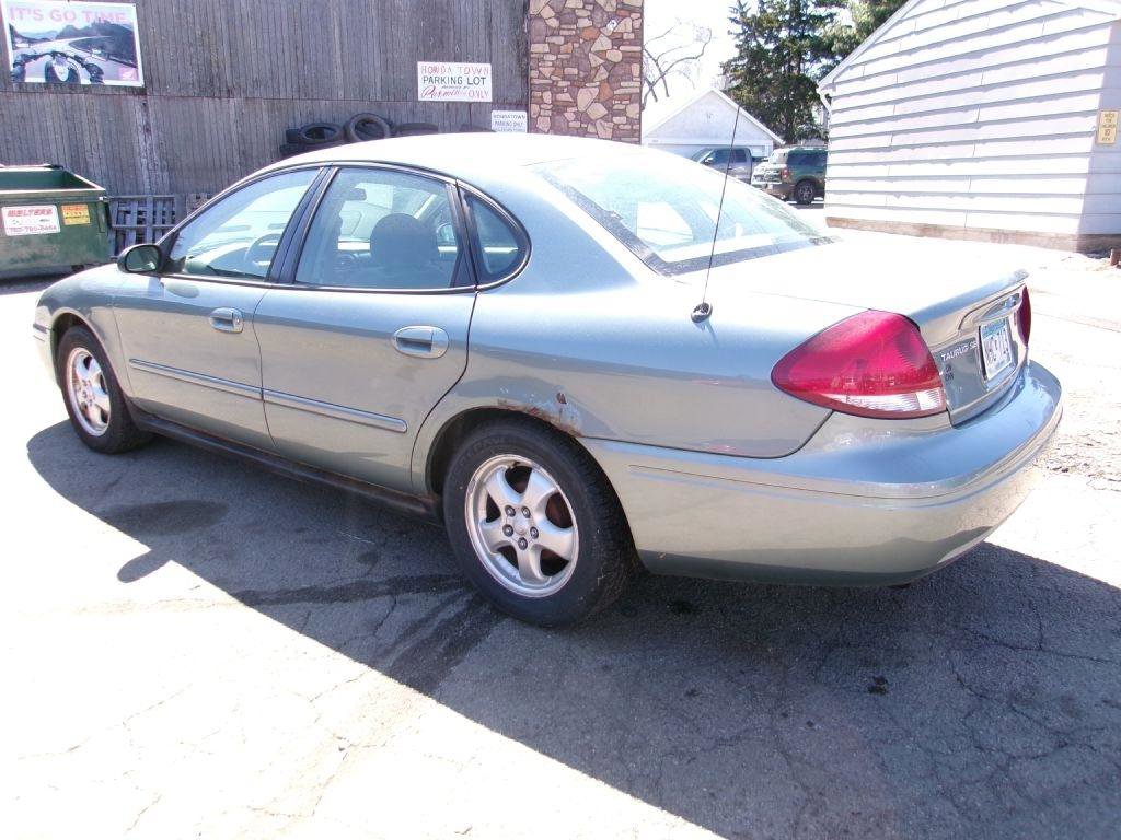 Used 2006 Ford Taurus SE image 4