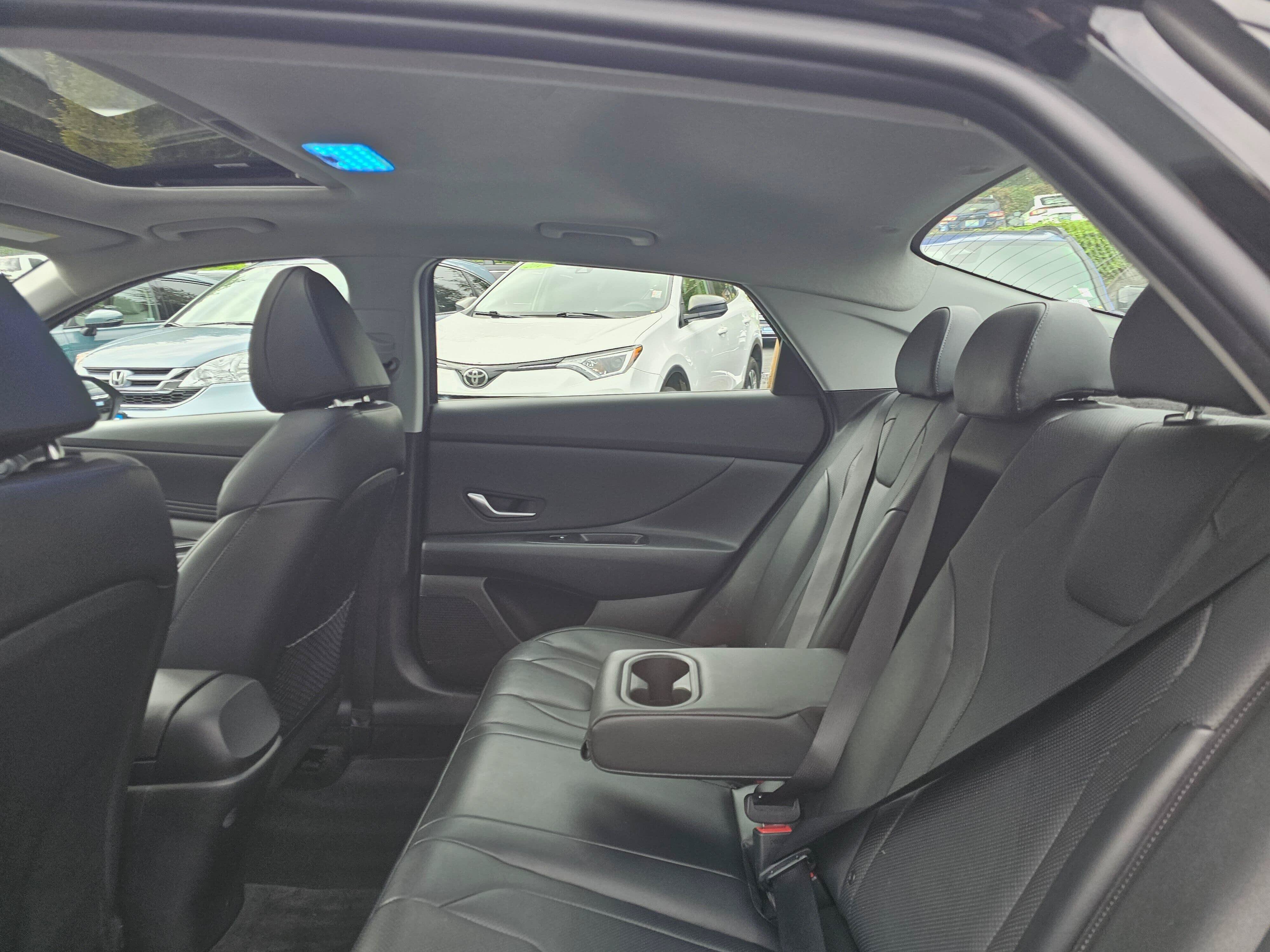 Used 2023 Hyundai Elantra Limited FWD image 18