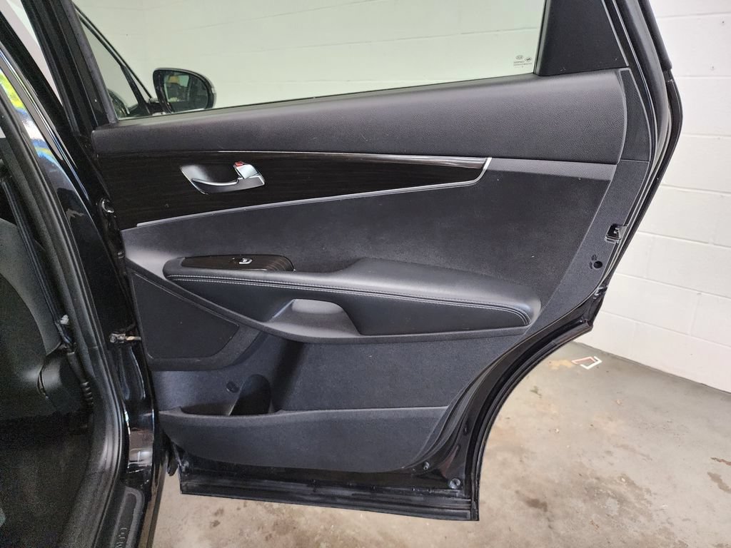 Used 2020 Kia Sorento LX FWD image 29