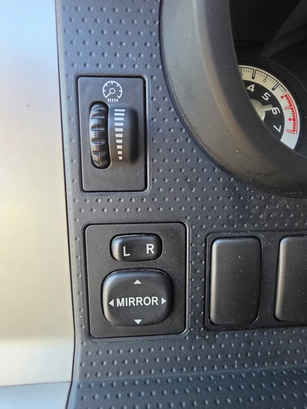 Used 2007 Toyota FJ Cruiser 4WD w/ Convenience Pkg image 16