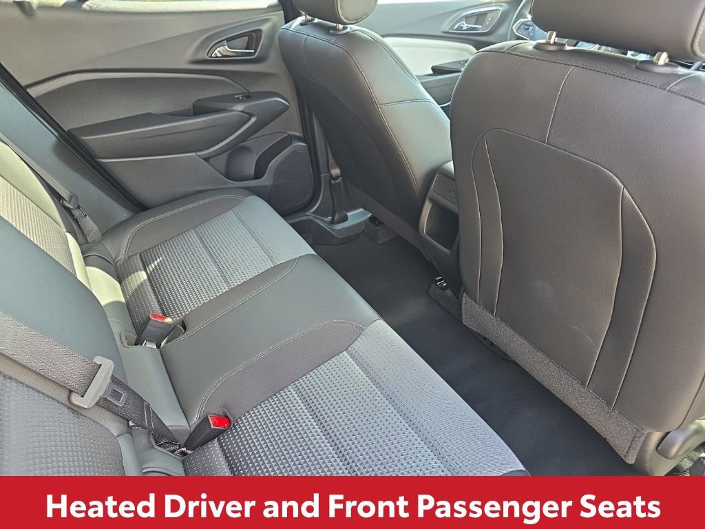 Used 2025 Chevrolet Trax LT w/ LT Convenience Package image 16