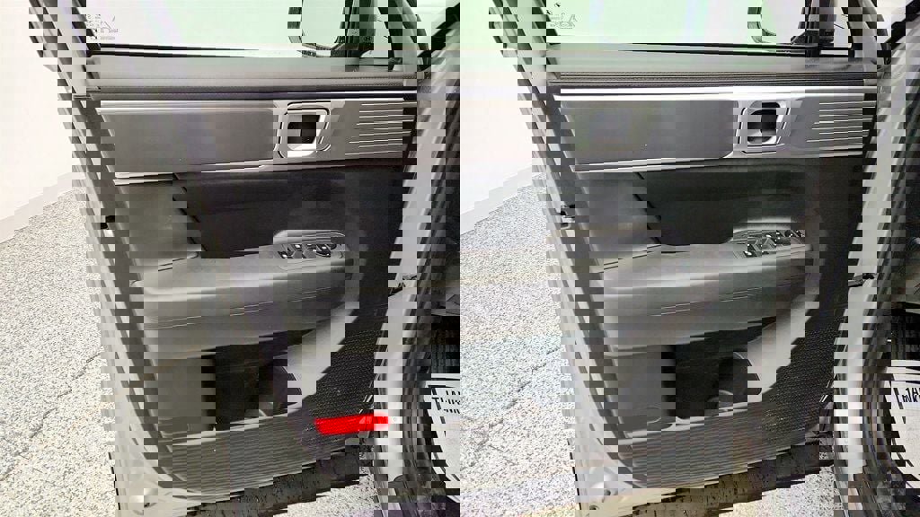 Used 2025 Hyundai Santa Fe SE image 10