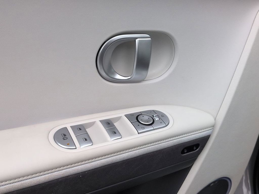 Used 2024 Hyundai Ioniq 5 Limited image 10