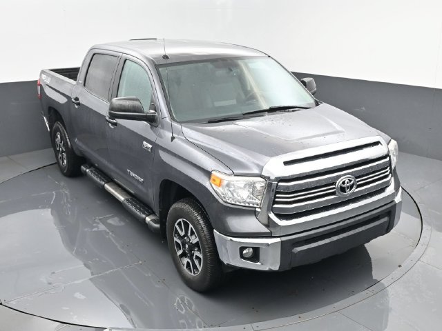 Used 2017 Toyota Tundra SR5 w/ TRD Off Road Package AWD/4WD image 19