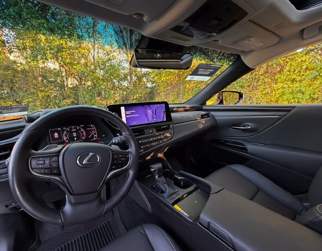 Certified 2024 Lexus ES 350 w/ Premium Package FWD image 25
