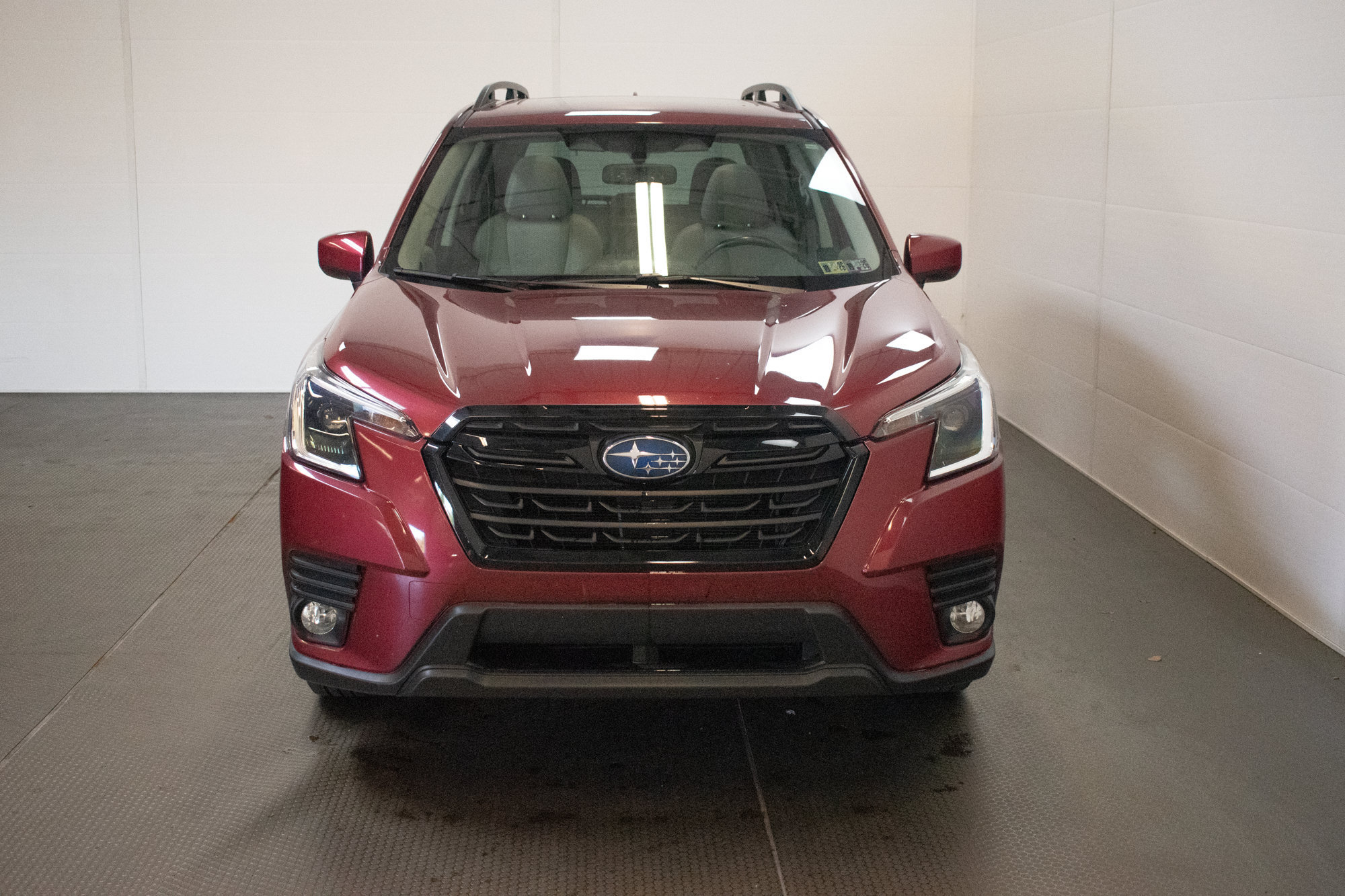 Used 2023 Subaru Forester Premium AWD/4WD image 2