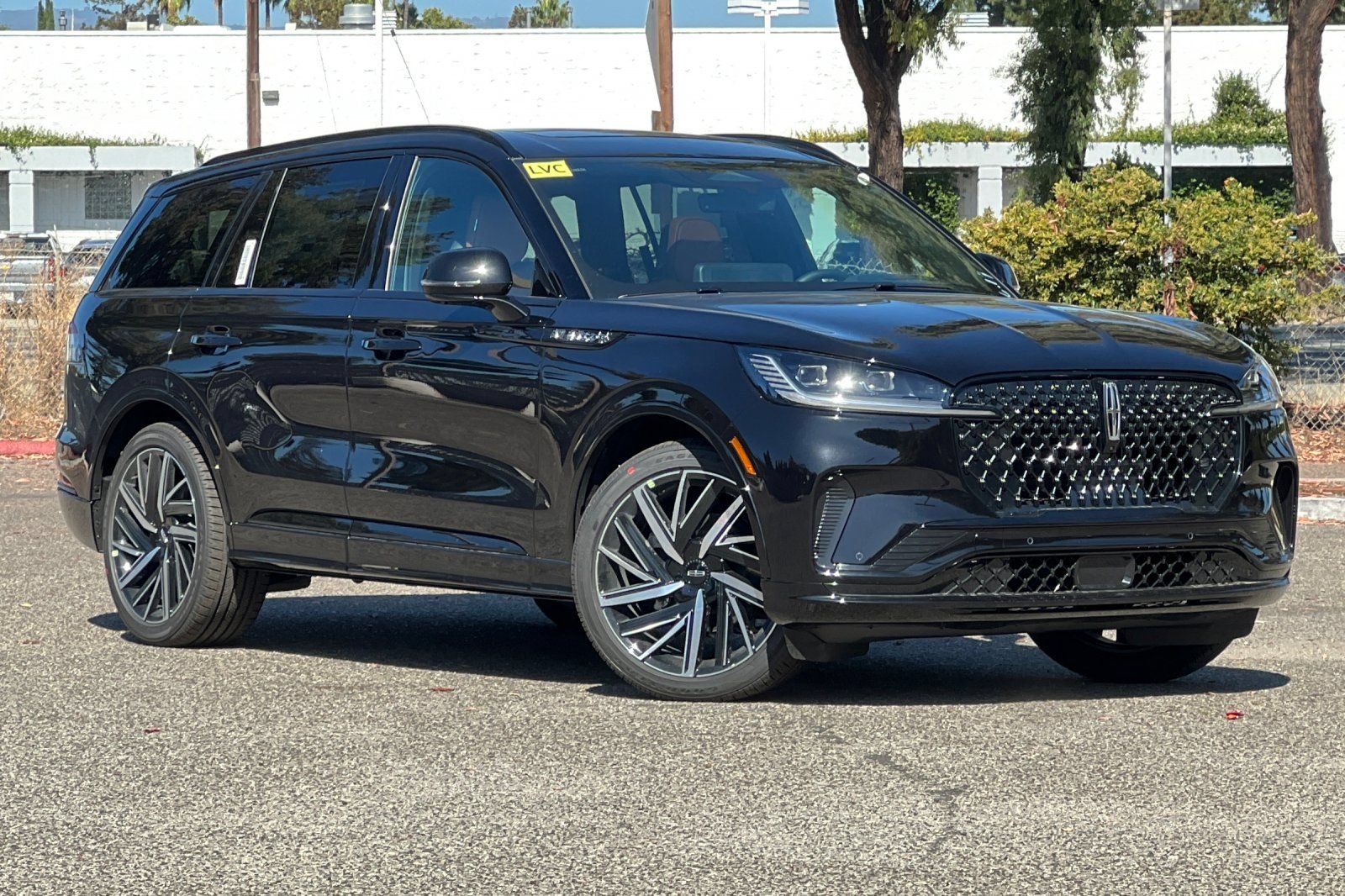 New 2026 Lincoln Aviator Black Label w/ Jet Appearance Package AWD/4WD image 2