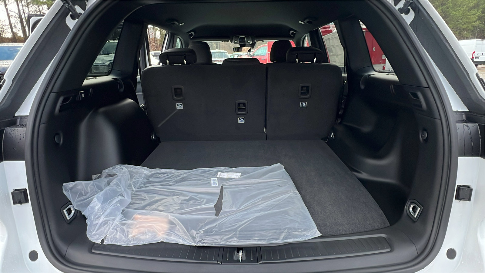 New 2025 Jeep Grand Cherokee Laredo image 13