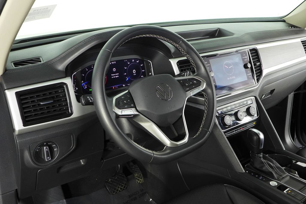 Used 2023 Volkswagen Atlas SE w/ Black Wheel Package FWD image 30