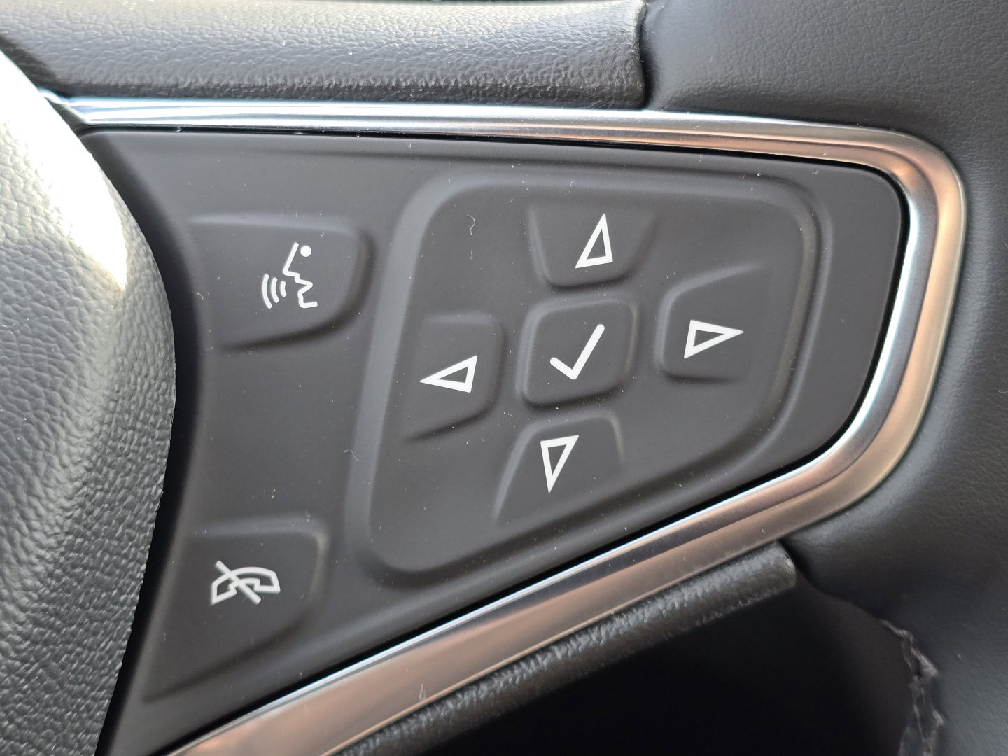 Used 2024 Chevrolet Equinox LT image 12