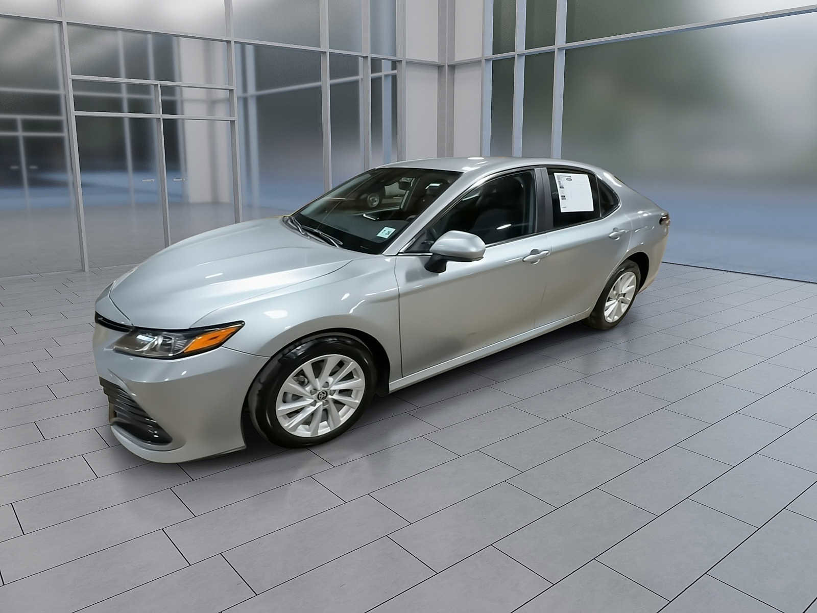 Used 2021 Toyota Camry LE image 4