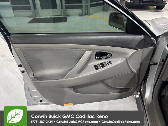 Used 2011 Toyota Camry LE FWD image 13
