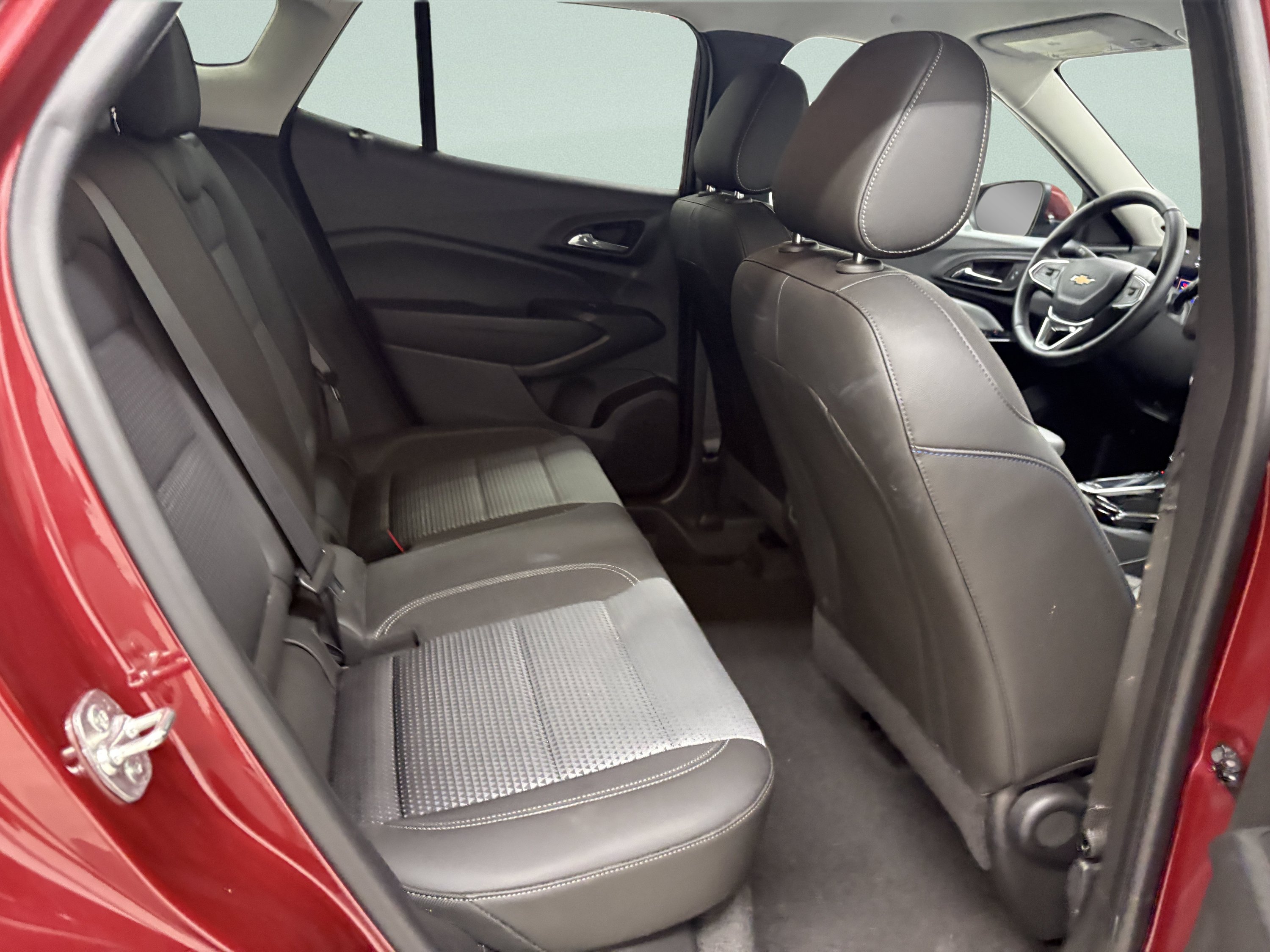Used 2025 Chevrolet Trax LT w/ Driver Confidence Package FWD image 20