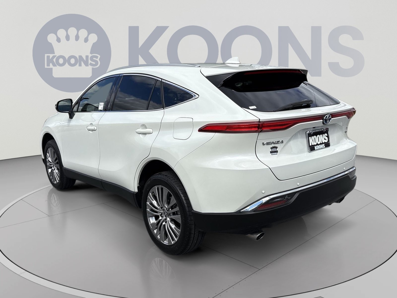 Used 2022 Toyota Venza XLE AWD/4WD image 4