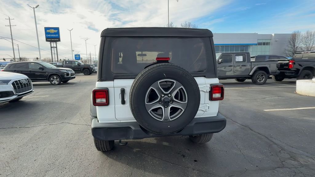 Used 2023 Jeep Wrangler Sport S image 7