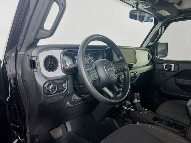 Used 2025 Jeep Gladiator Sport image 10