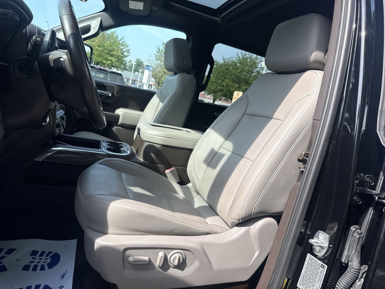 Used 2020 Chevrolet Silverado 2500 LTZ w/ LTZ Premium Package AWD/4WD image 13