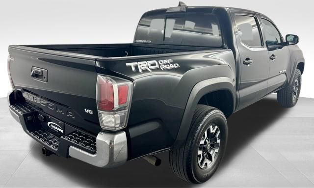 Used 2022 Toyota Tacoma TRD Off-Road RWD image 9